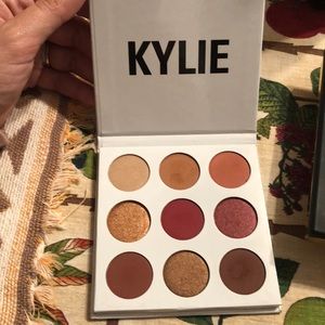 Kylie The Burgundy Palette